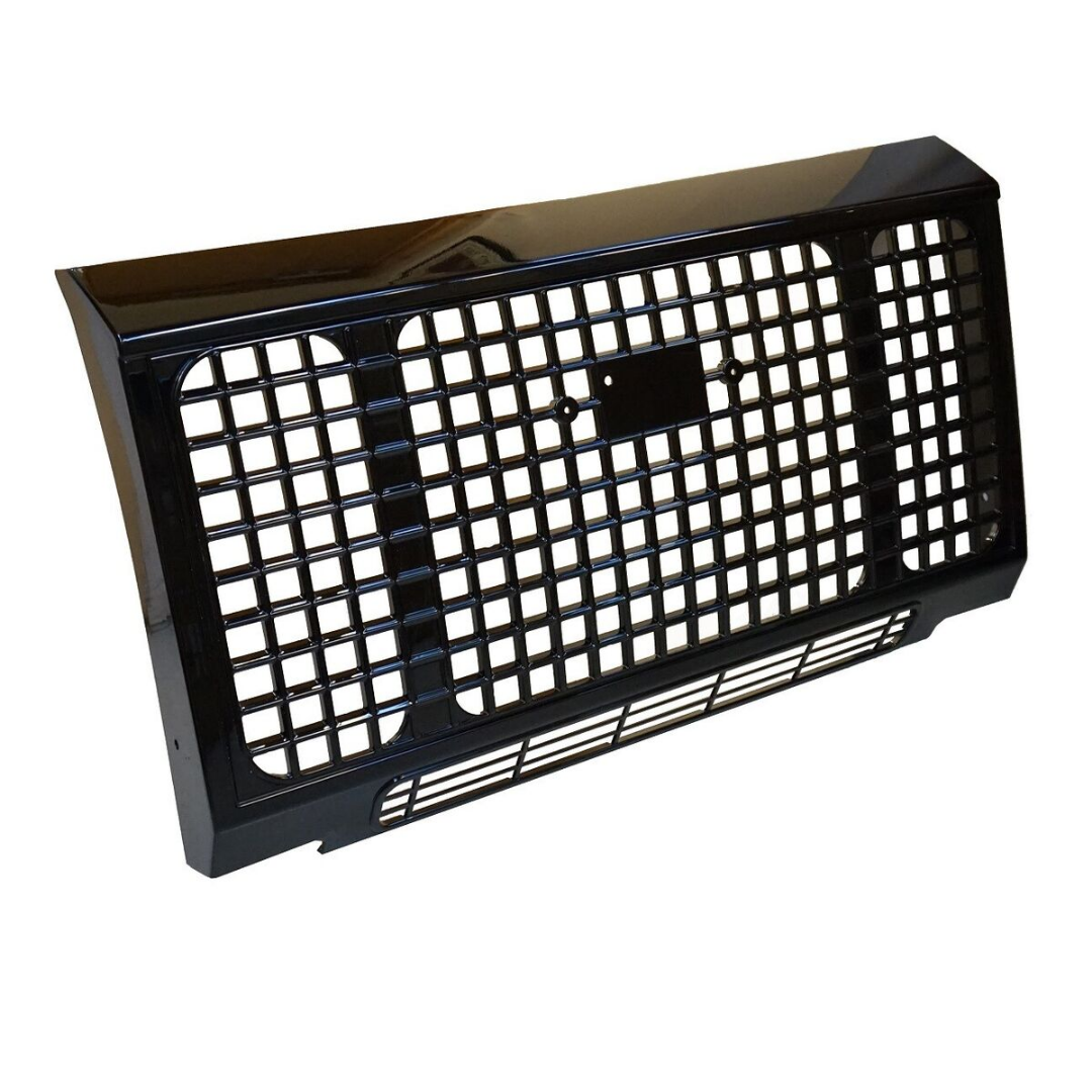 Heritage style grill gloss black