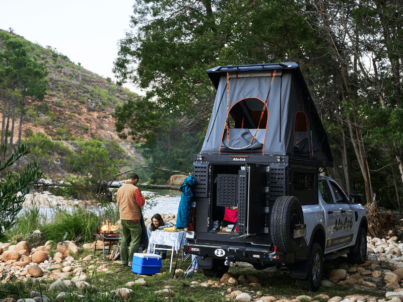 Alu-Cab ModCAP Camper