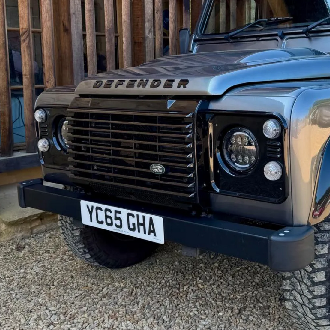 Gloss Black Headlamp Surround &amp; Radiator Grille